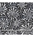 Tela Batik crisantemos blancos sobre negro Color Therapy Batiks de Maywood Studio