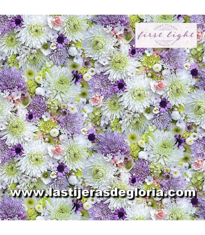Hand Picket - First Light Tela flores fotorrealistas blanco-lavanda First Light de Maywood Studio