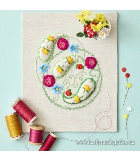 Libro L'appliqué Rebrodé serie Les Broderies de Marie e Cie de Les Éditions de Saxe